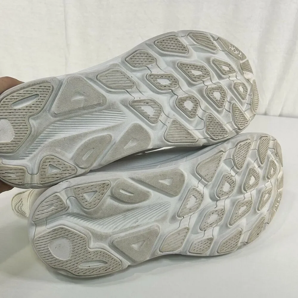 Hoka One One Clifton 9 Women's Size 10.5B Triple White Running Shoes Sneakers